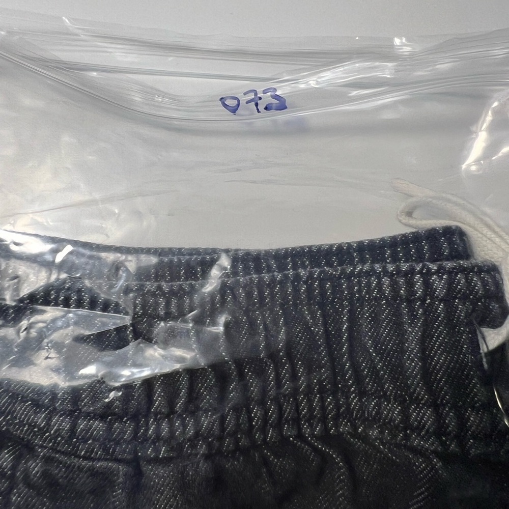 Hollister S pull-on Men's Black/Gray Casual Shorts slit pockets - Picture 8 of 9